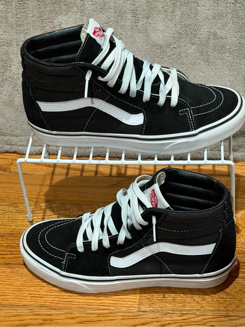 Vans Sk8-Hi High Top Black White Suede Skate Shoes Men’s 8.5/ Women’s 10 Grunge